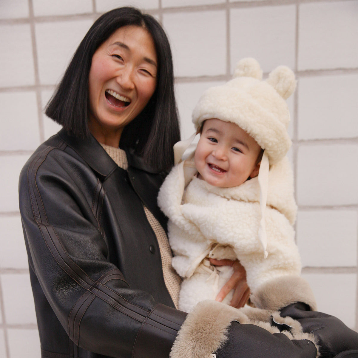 Binibamba Sheepskin Buggy Mittens - Noir/Toast