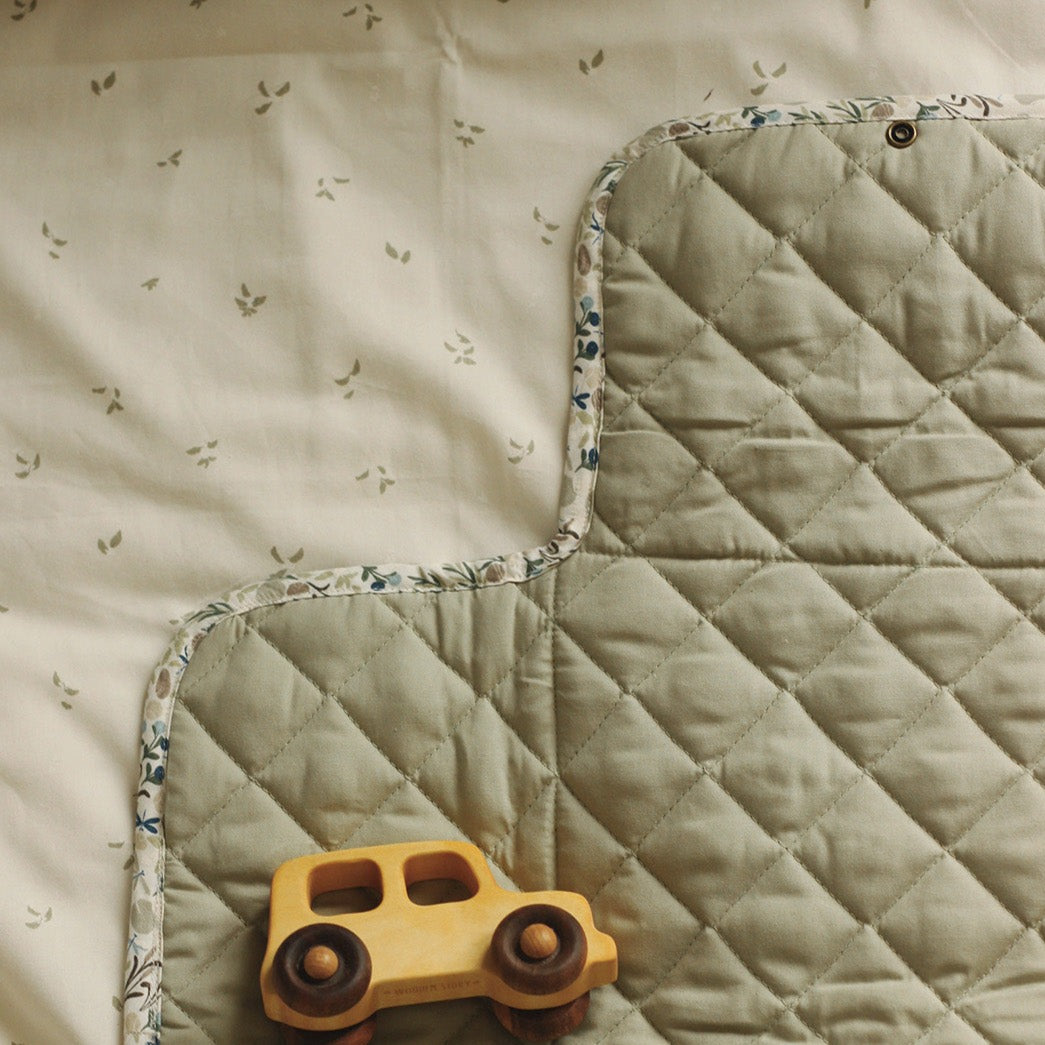 flatlay_roundel_friends