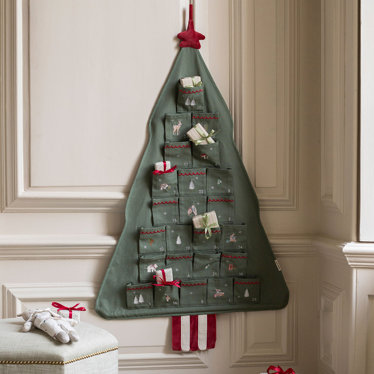 Avery Row Advent Calendar - Christmas Tree