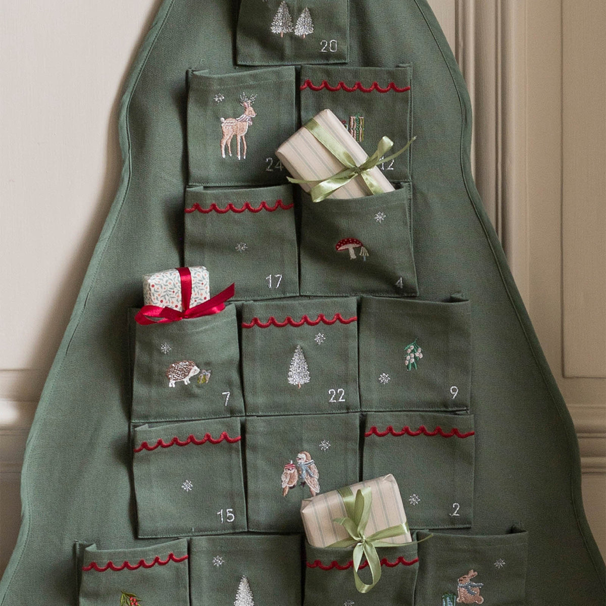Avery Row Advent Calendar - Christmas Tree