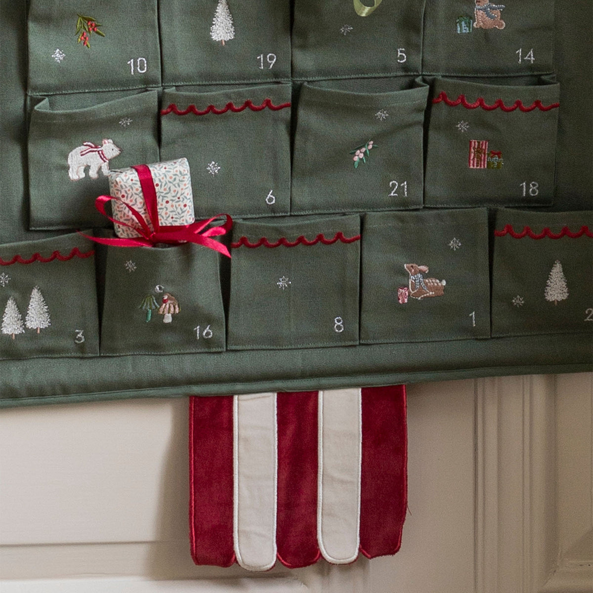 Avery Row Advent Calendar - Christmas Tree