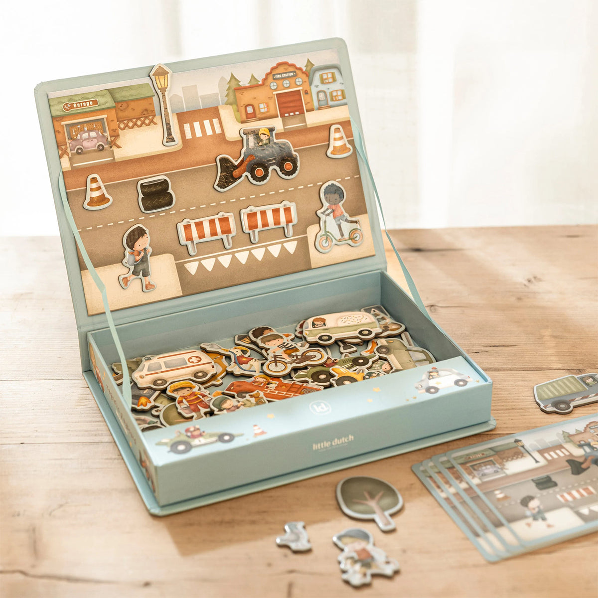 Little Dutch Magnetic Playboard Jim & Rosa Dress - Up